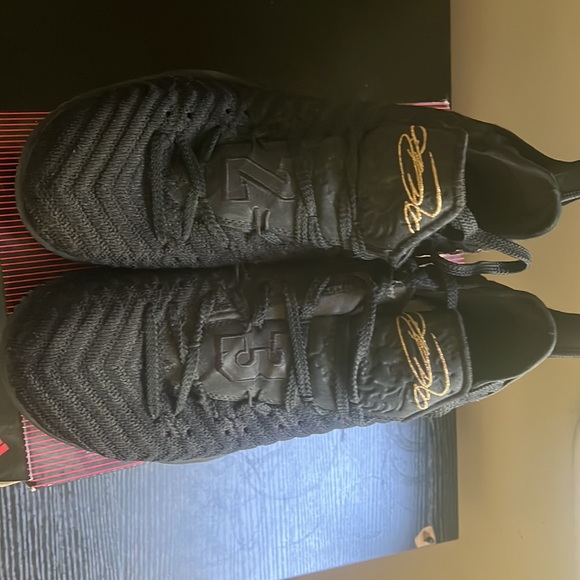 Lebron 16